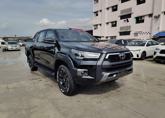 2026 TOYOTA Hilux DOUBLE CAB