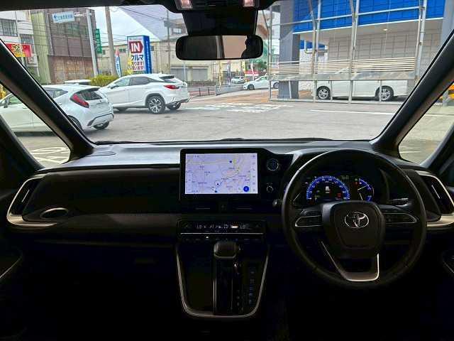 TOYOTA NOAH HYBRID S-Z