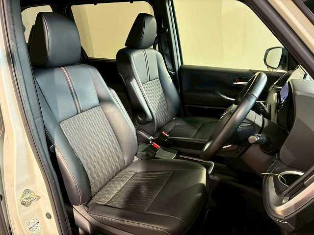 TOYOTA NOAH HYBRID S-Z