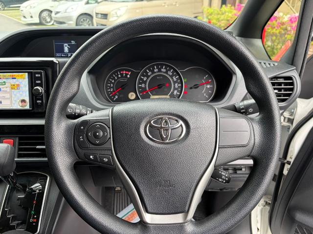 TOYOTA NOAH X
