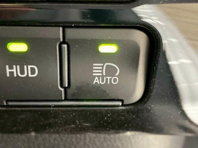 TOYOTA PRIUS A TOURING SELECTION
