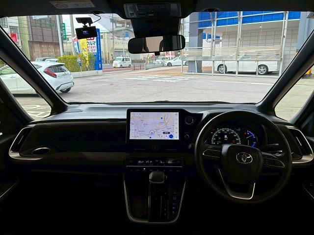 TOYOTA VOXY HYBRID S-Z