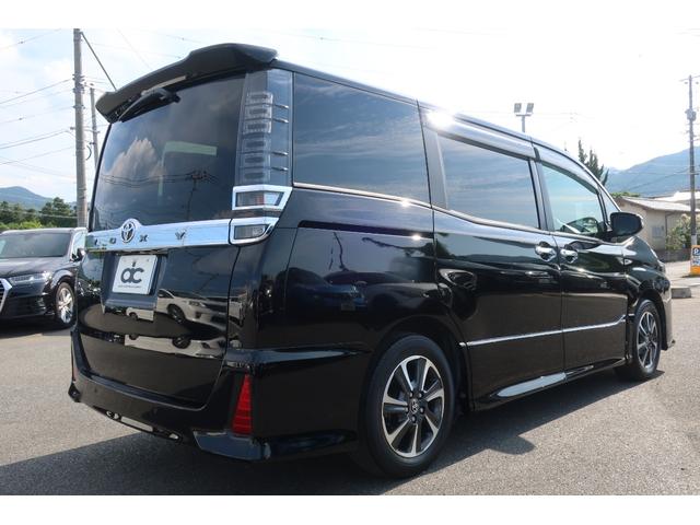 TOYOTA VOXY ZS KIRAMEKI III