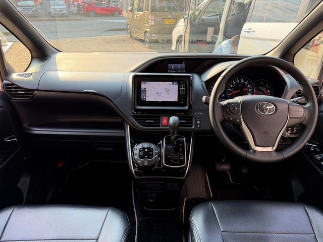 TOYOTA VOXY ZS KIRAMEKI II