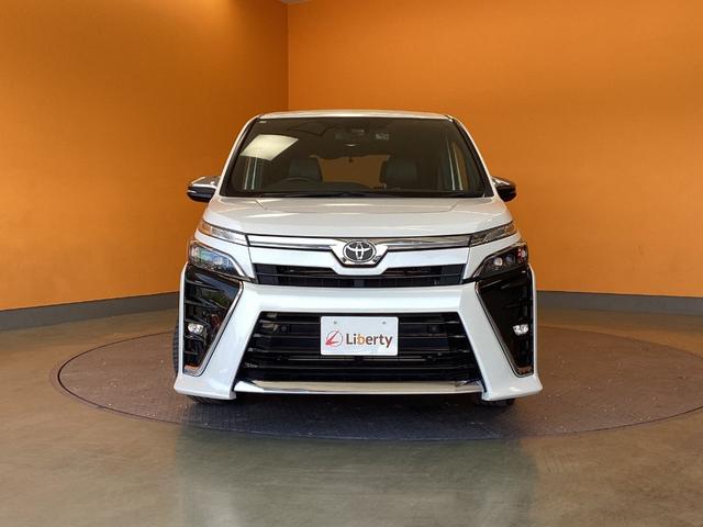 TOYOTA VOXY ZS KIRAMEKI III