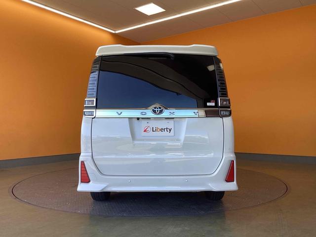 TOYOTA VOXY ZS KIRAMEKI III