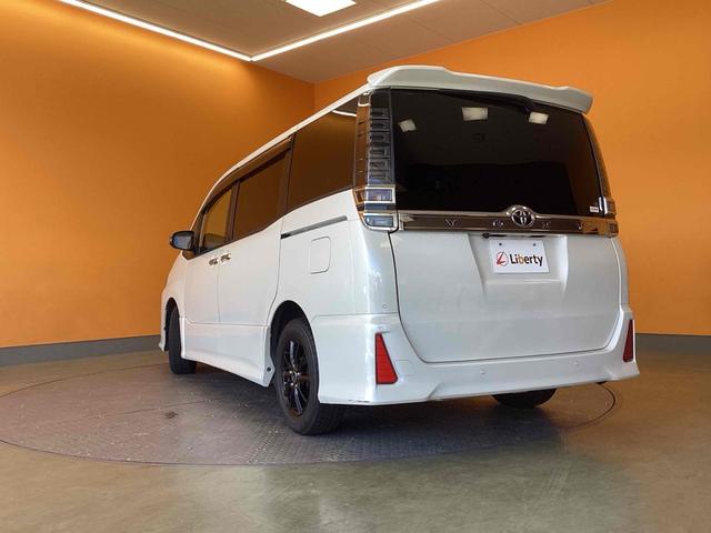 TOYOTA VOXY ZS KIRAMEKI III