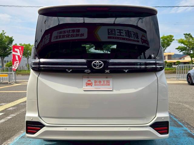 TOYOTA VOXY S-Z