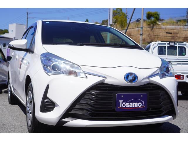 TOYOTA VITZ HYBRID F