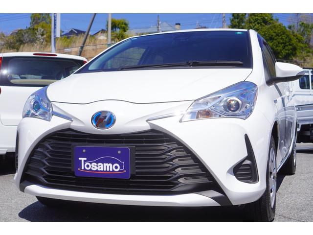 TOYOTA VITZ HYBRID F