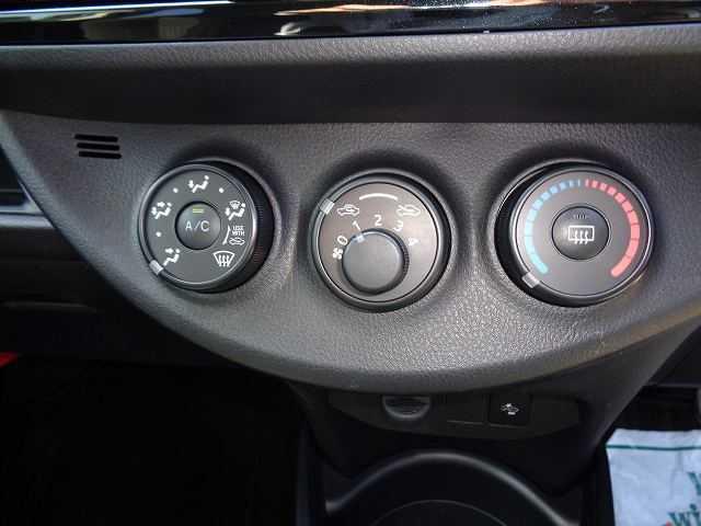 TOYOTA VITZ F