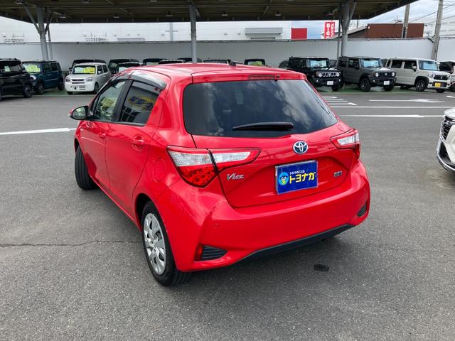 TOYOTA VITZ HYBRID U