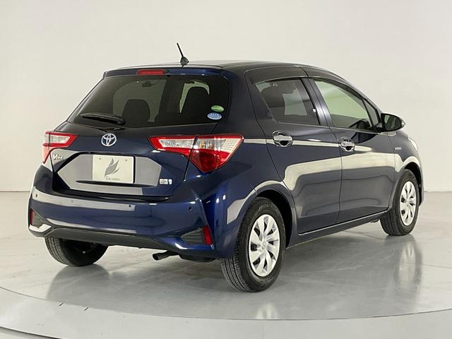 TOYOTA VITZ HYBRID F SAFETY EDITION III