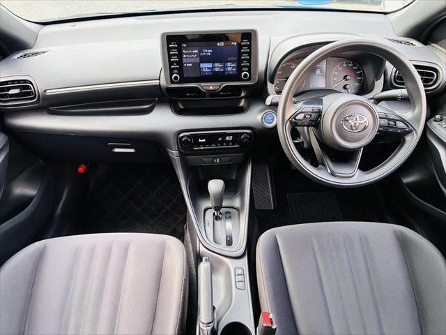 TOYOTA YARIS HYBRID X