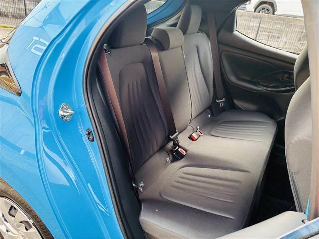 TOYOTA YARIS HYBRID X
