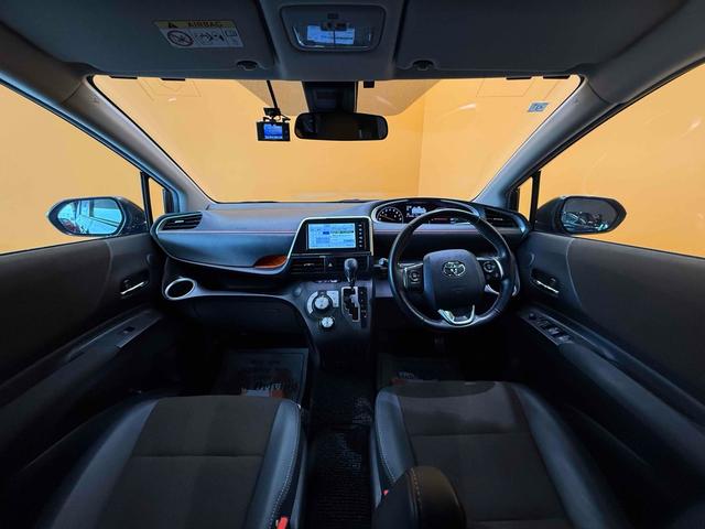 TOYOTA SIENTA G CUERO