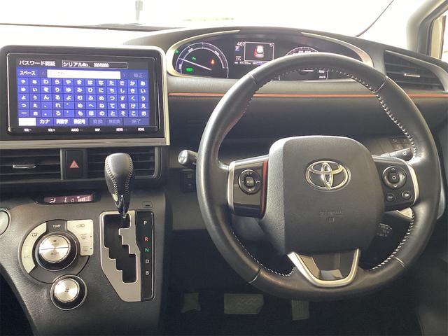 TOYOTA SIENTA HYBRID G CUERO