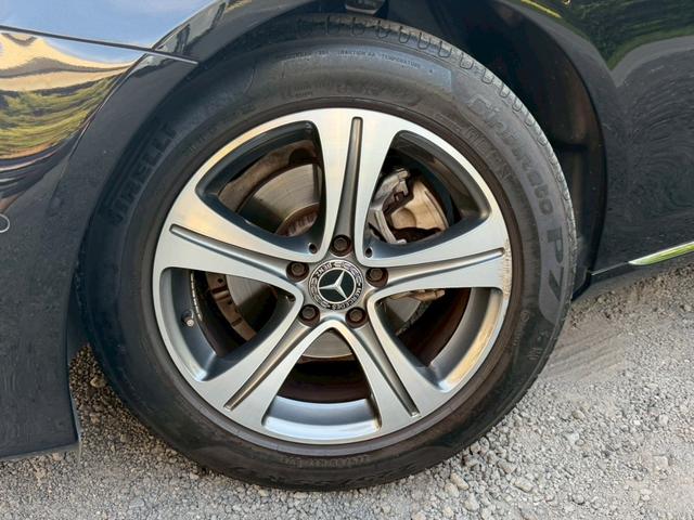 MERCEDES BENZ E-CLASS E220D AVANTGARDE