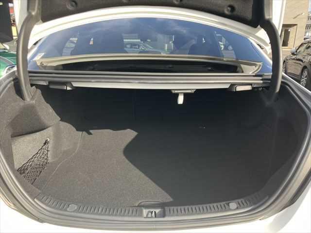 MERCEDES BENZ E-CLASS E200 AVANTGARDE