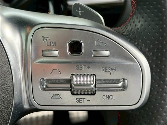 MERCEDES BENZ GLA-CLASS GLA200D 4MATIC AMG LINE