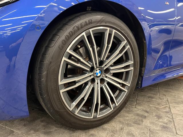 BMW 3 SERIES 320i M-SPORT