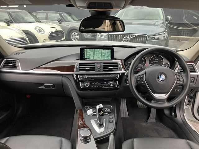 BMW 3 SERIES 320i LUXURY