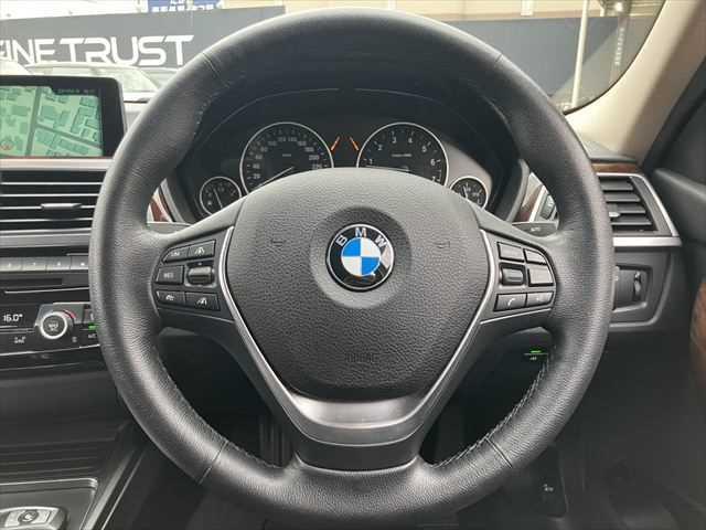 BMW 3 SERIES 320i LUXURY