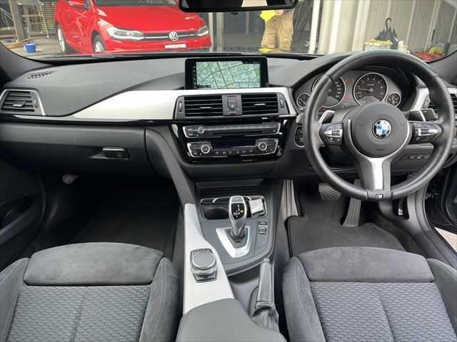 BMW 3 SERIES 320i M-SPORT