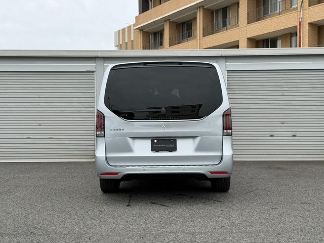 MERCEDES BENZ V-CLASS V220D LONG AMG LINE PACKAGE