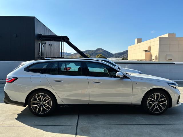 BMW 5 SERIES 523i TOURING M-SPORT