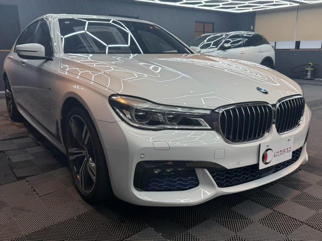 BMW 7 SERIES 740i M-SPORT