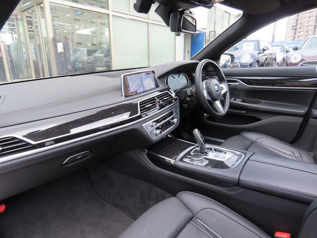 BMW 7 SERIES 740i M-SPORT
