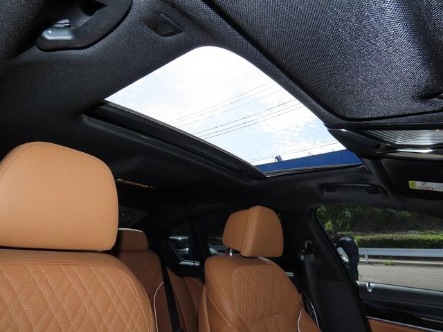 BMW 7 SERIES 740i M-SPORT