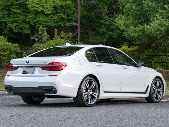 BMW 7 SERIES 740i M-SPORT