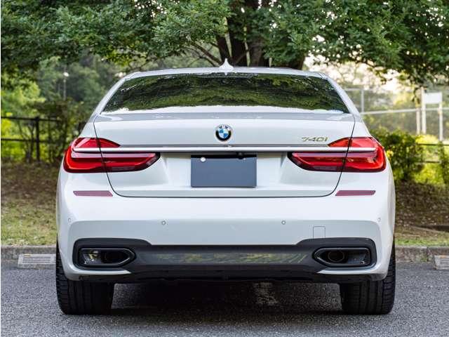 BMW 7 SERIES 740i M-SPORT