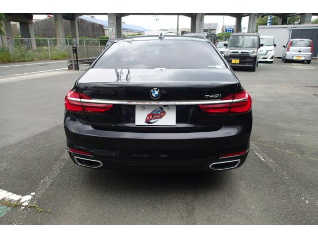 BMW 7 SERIES 740i