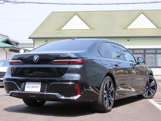BMW 7 SERIES 740i M-SPORT
