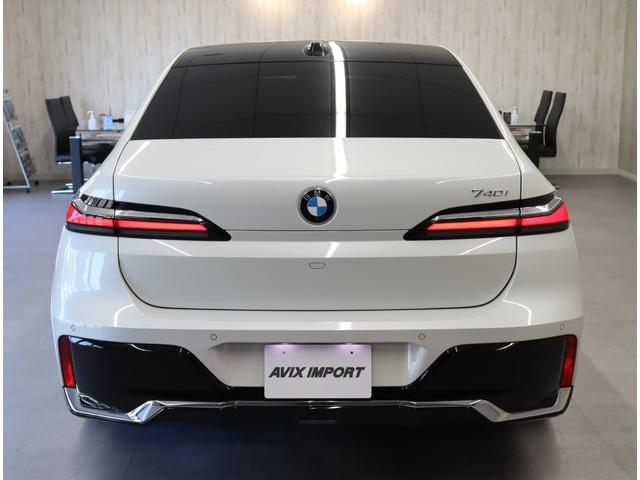 BMW 7 SERIES 740i M-SPORT