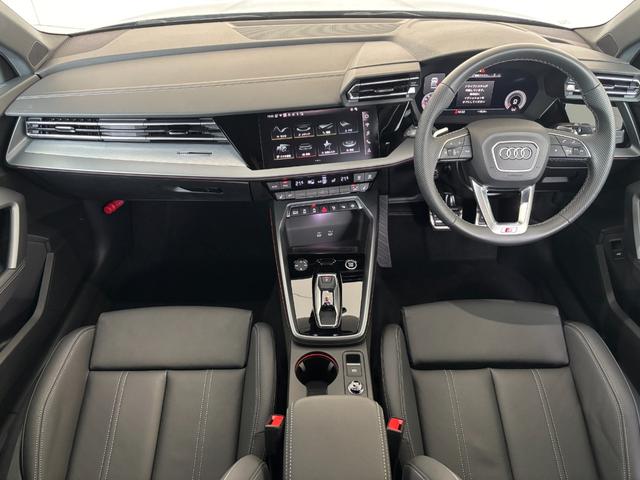 AUDI A3 SEDAN 30 TFSI S LINE