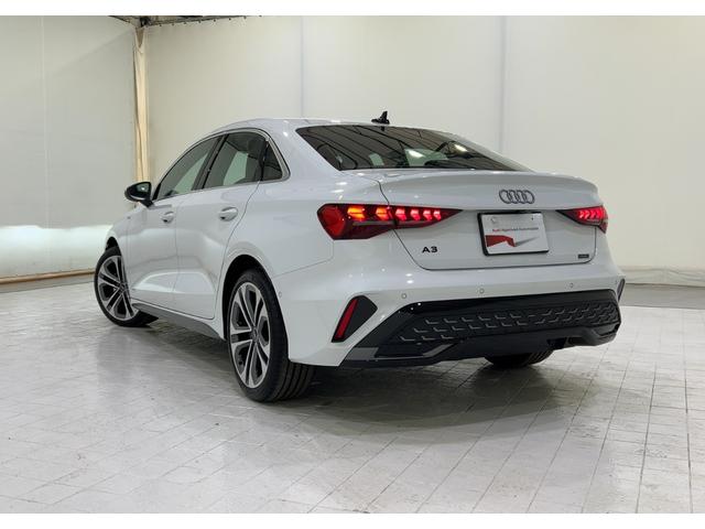 AUDI A3 SEDAN 30 TFSI S LINE