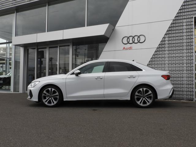 AUDI A3 SEDAN 30 TFSI S LINE