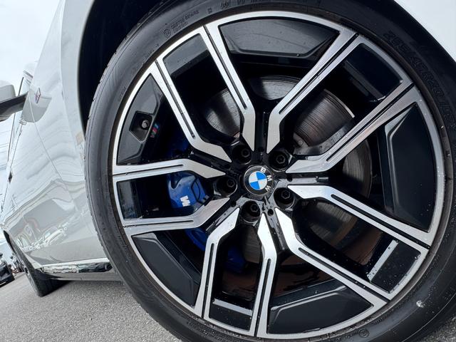 BMW i7 E DRIVE 50 M-SPORT