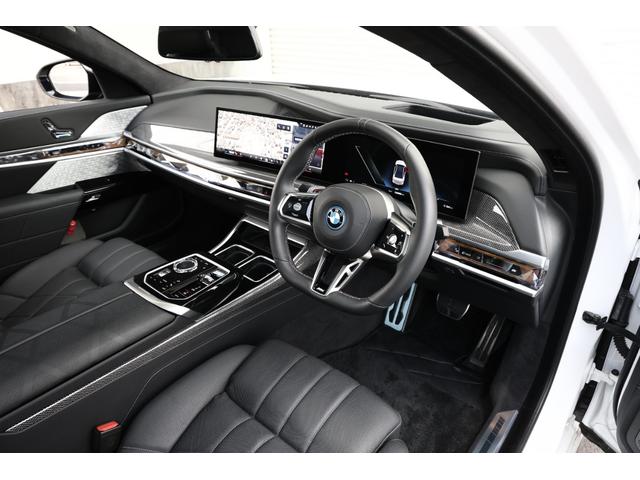 BMW i7 M70 X DRIVE