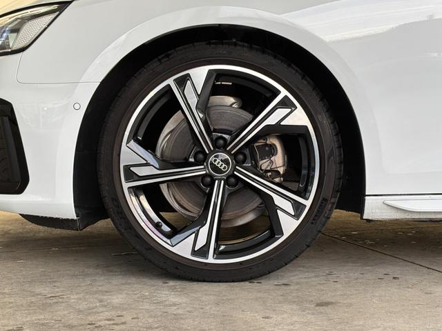 AUDI A4 BLACK STYLE PLUS