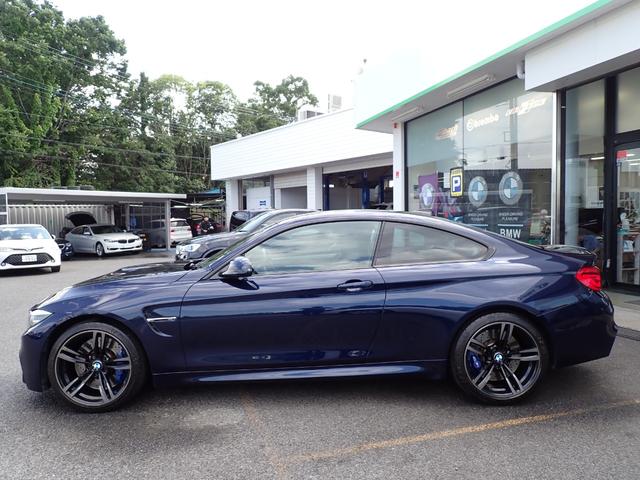 BMW M4 M4 COUPE