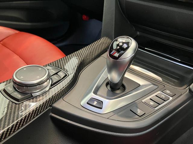 BMW M4 M4 COUPE