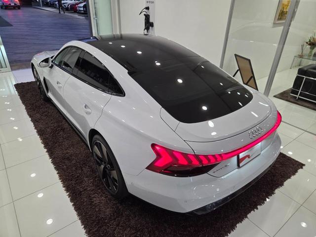 AUDI E-TRON GT QUATTRO BASE GRADE