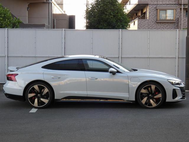 AUDI E-TRON GT QUATTRO BASE GRADE