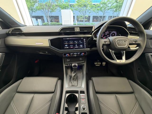AUDI Q3 35 TFSI S LINE