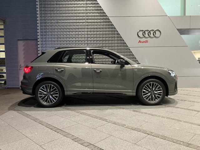 AUDI Q3 35 TFSI S LINE